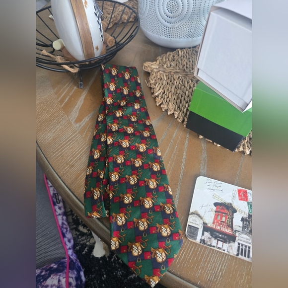 Classic Vintage Elegant Green and Red Patterned Men's Tie - Picture 12 of 17